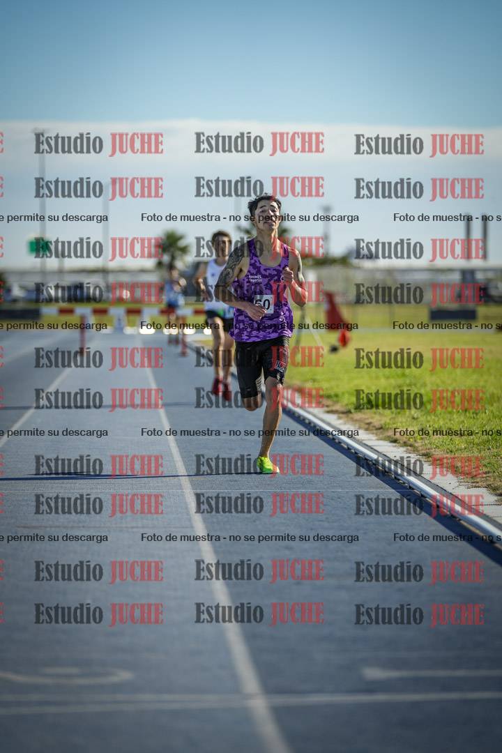 Fotos de los 3000 m con obstáculos de varones