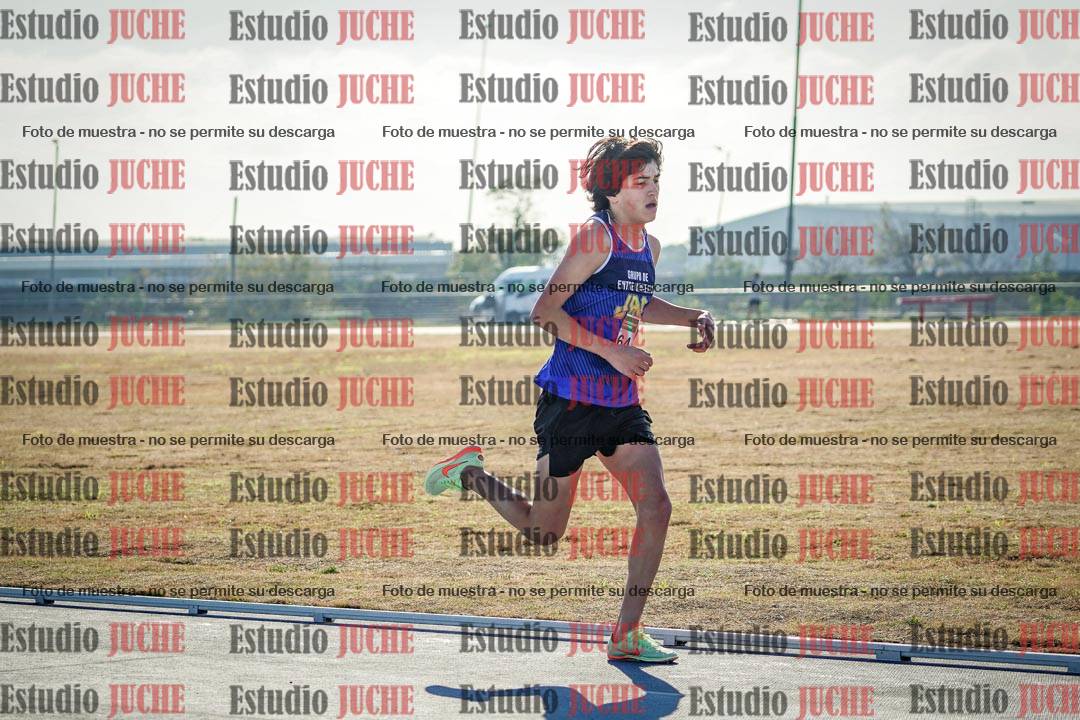 Fotos de los 2000 m con obstáculos de varones