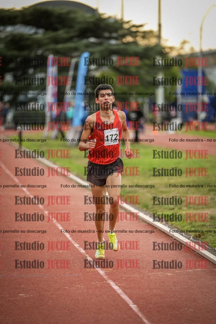 Fotos de los 2000 m con obstáculos de varones