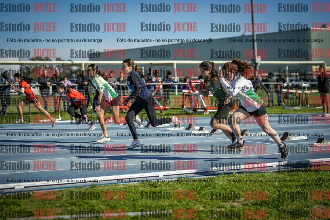 Fotos de los 80 m llanos de mujeres - U14