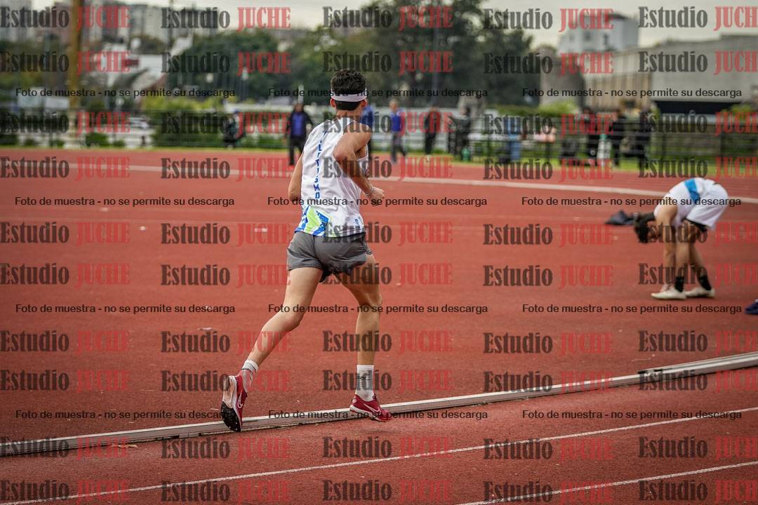 Fotos de los 3000 m con obstáculos de varones