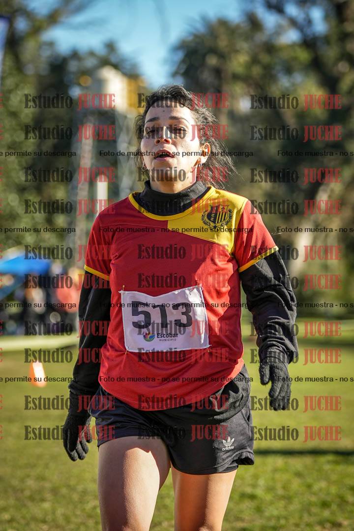 Fotos de la llegada del cross de 4000 m - mujeres