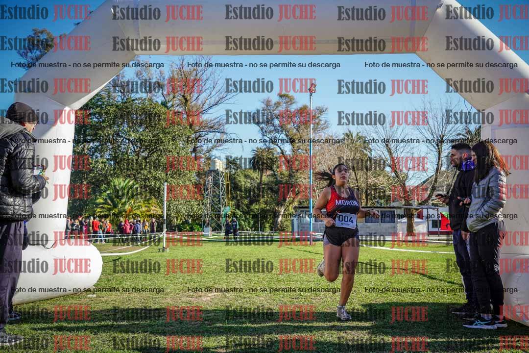 Fotos de la llegada del cross de 4000 m - mujeres