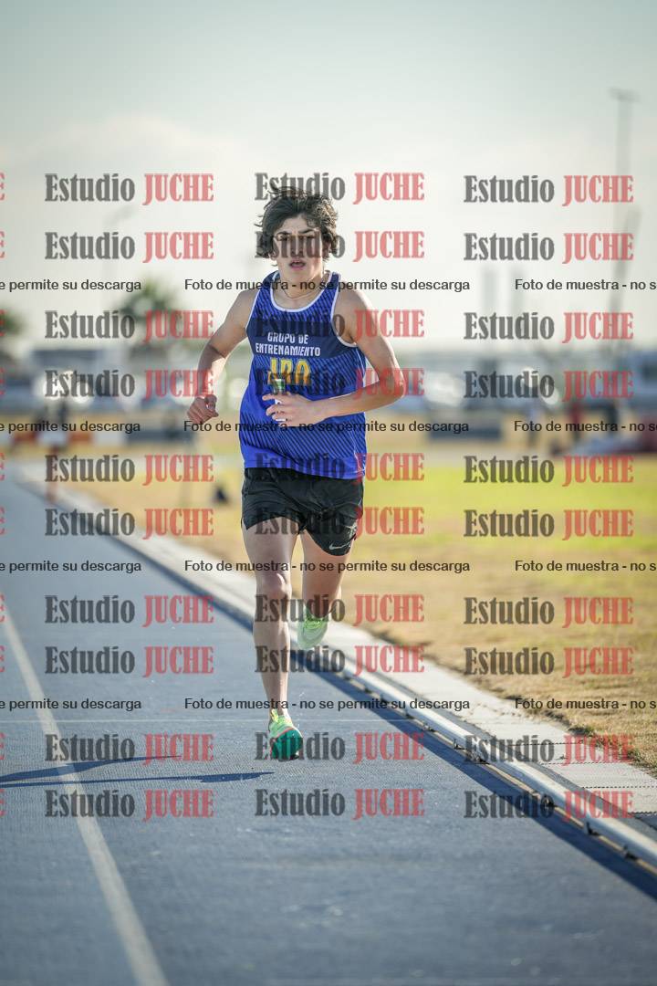 Fotos de los 2000 m con obstáculos de varones