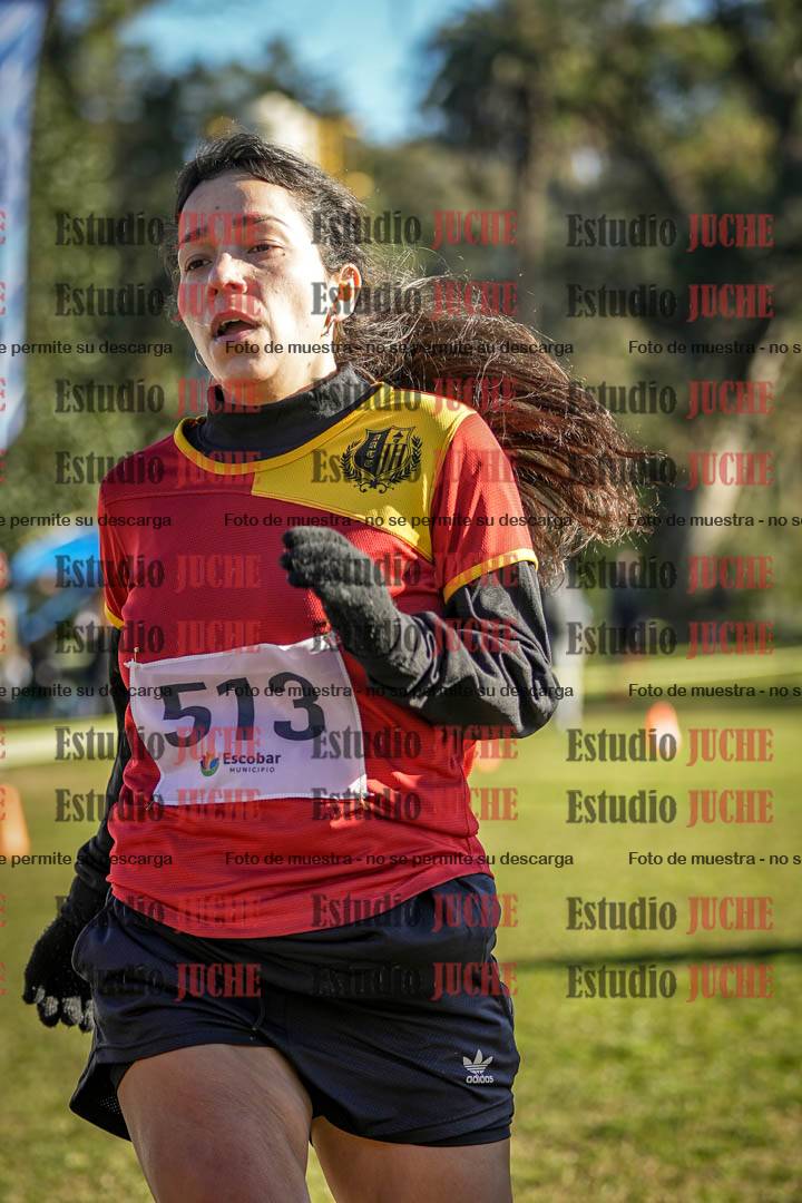 Fotos de la llegada del cross de 4000 m - mujeres