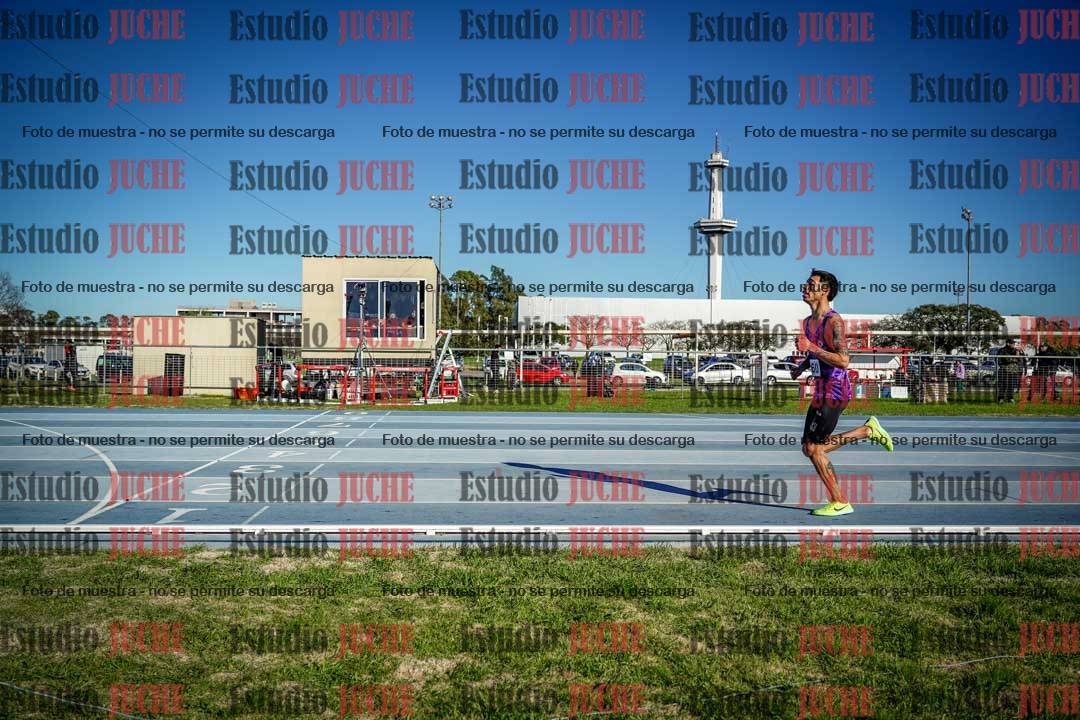 Fotos de los 3000 m con obstáculos de varones