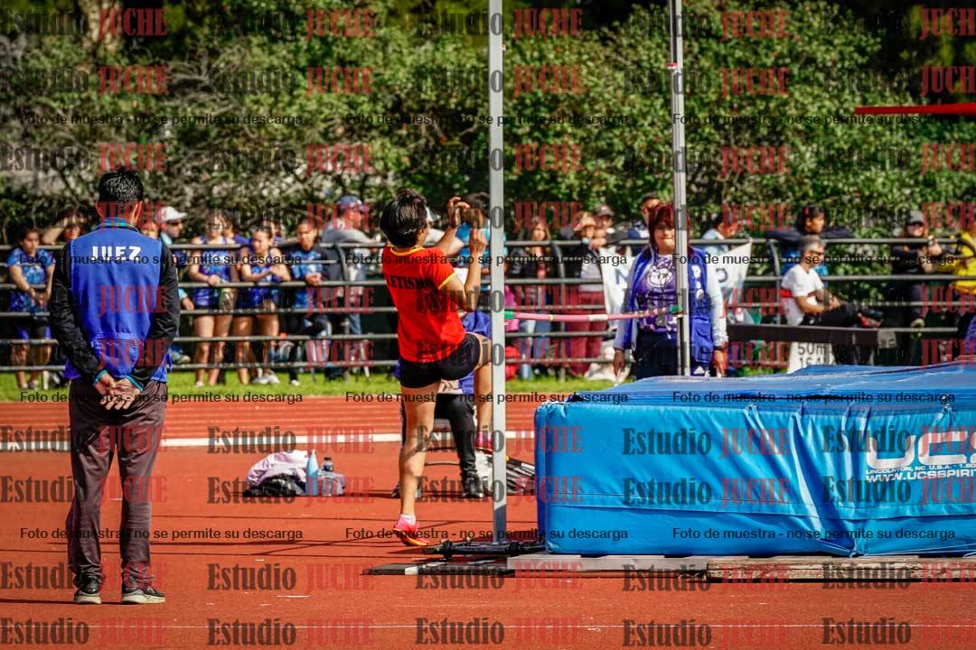Fotos del salto en alto de mujeres - hexatlón 2
