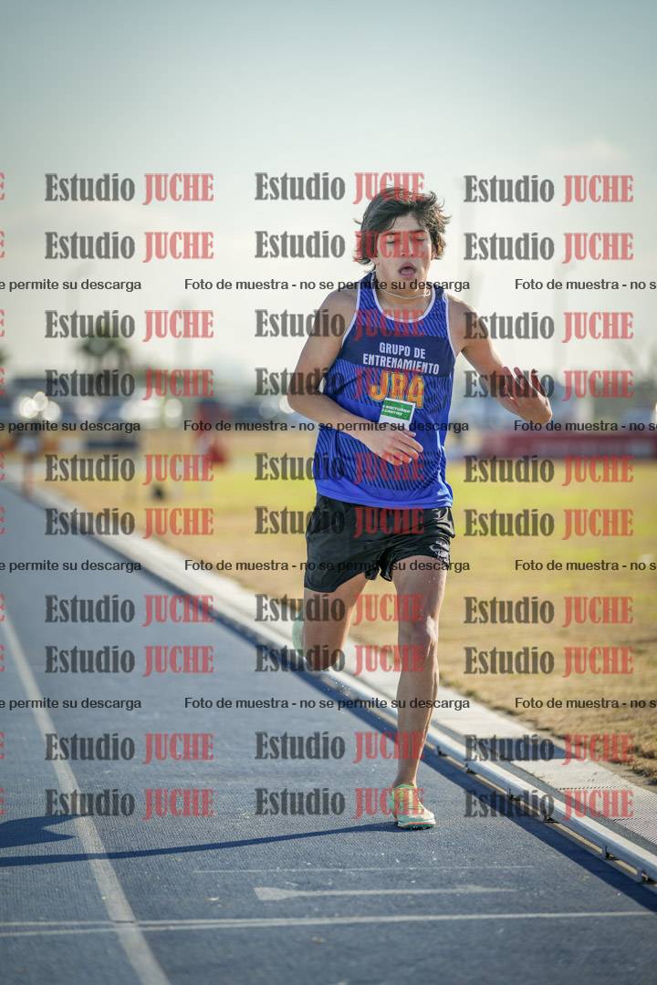 Fotos de los 2000 m con obstáculos de varones