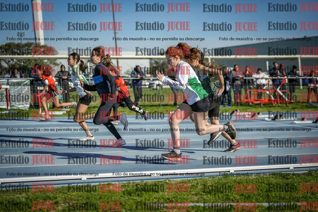 Fotos de los 80 m llanos de mujeres - U14