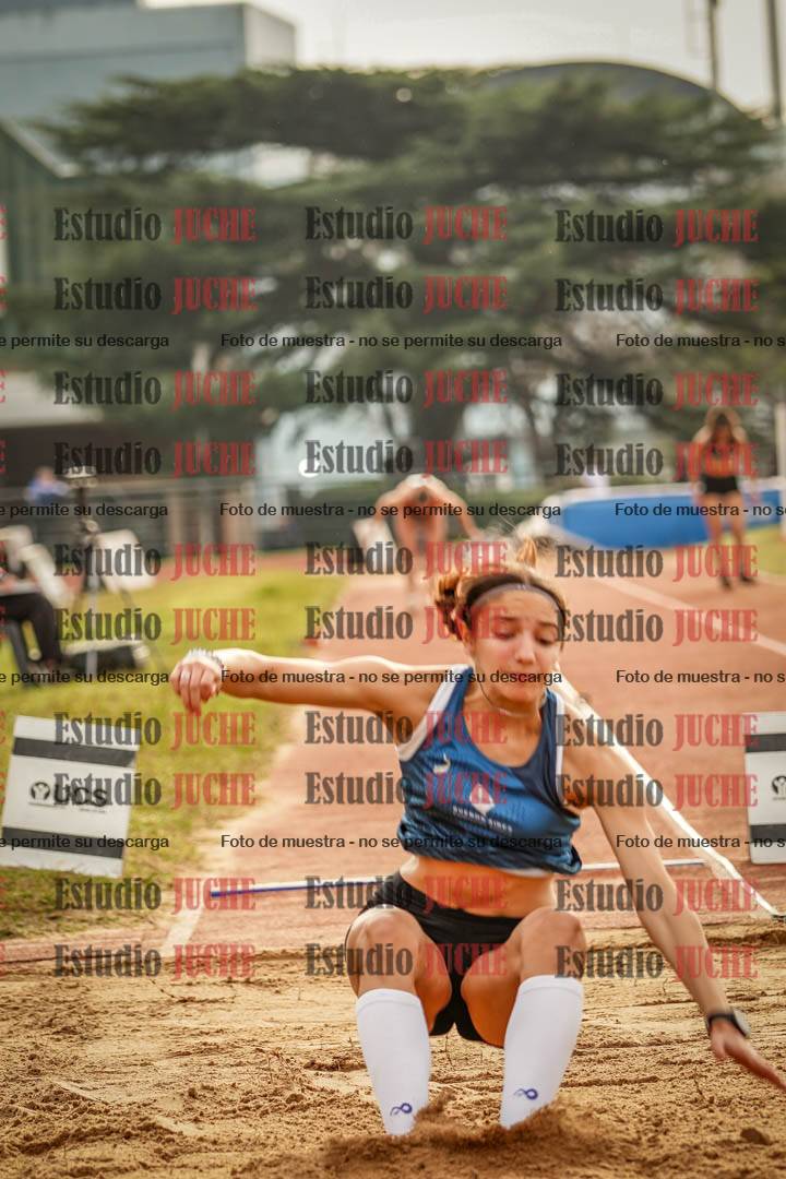 Fotos del salto en largo de mujeres