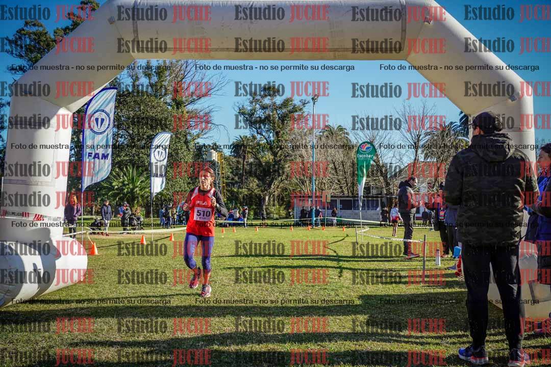 Fotos de la llegada del cross de 4000 m - mujeres