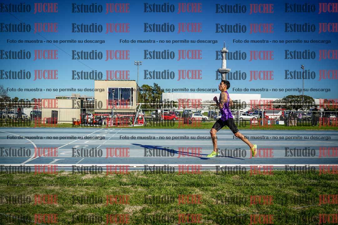 Fotos de los 3000 m con obstáculos de varones