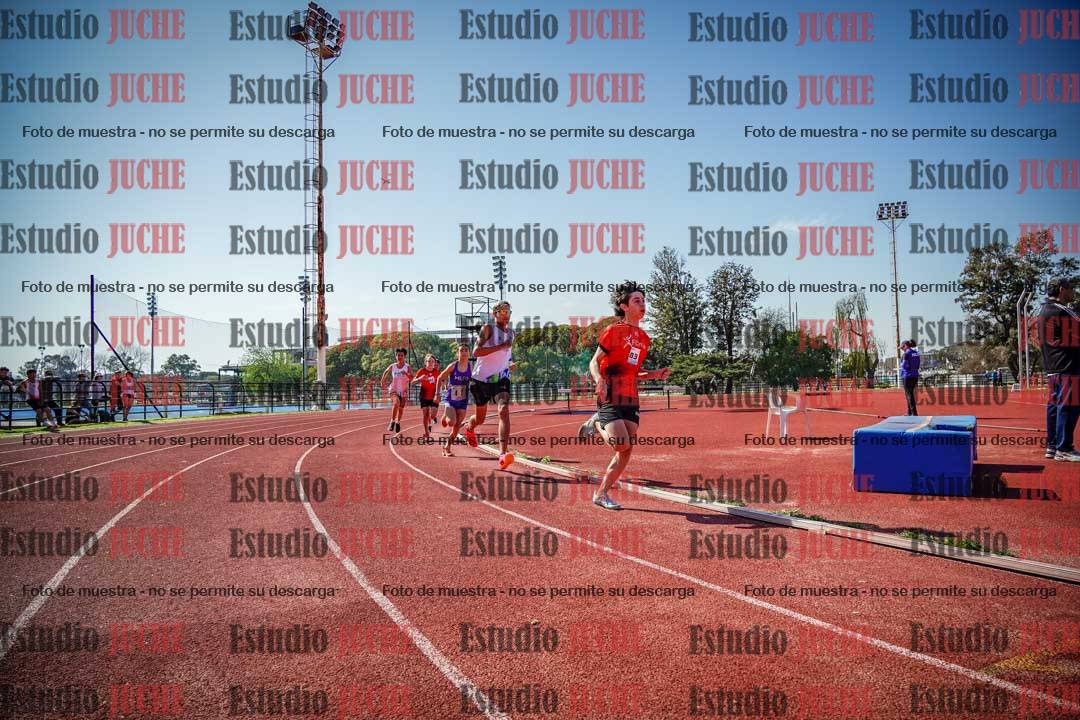 Fotos de los 600 m llanos de varones - U16
