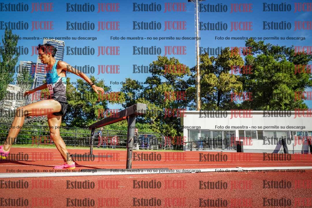 Fotos de los 3000 m con obstáculos de varones