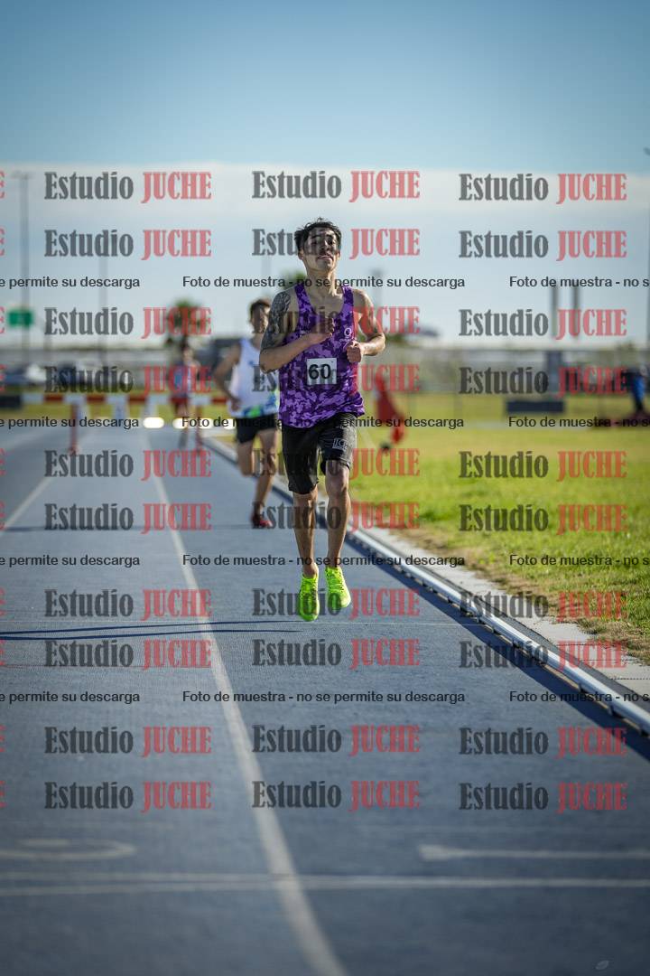 Fotos de los 3000 m con obstáculos de varones
