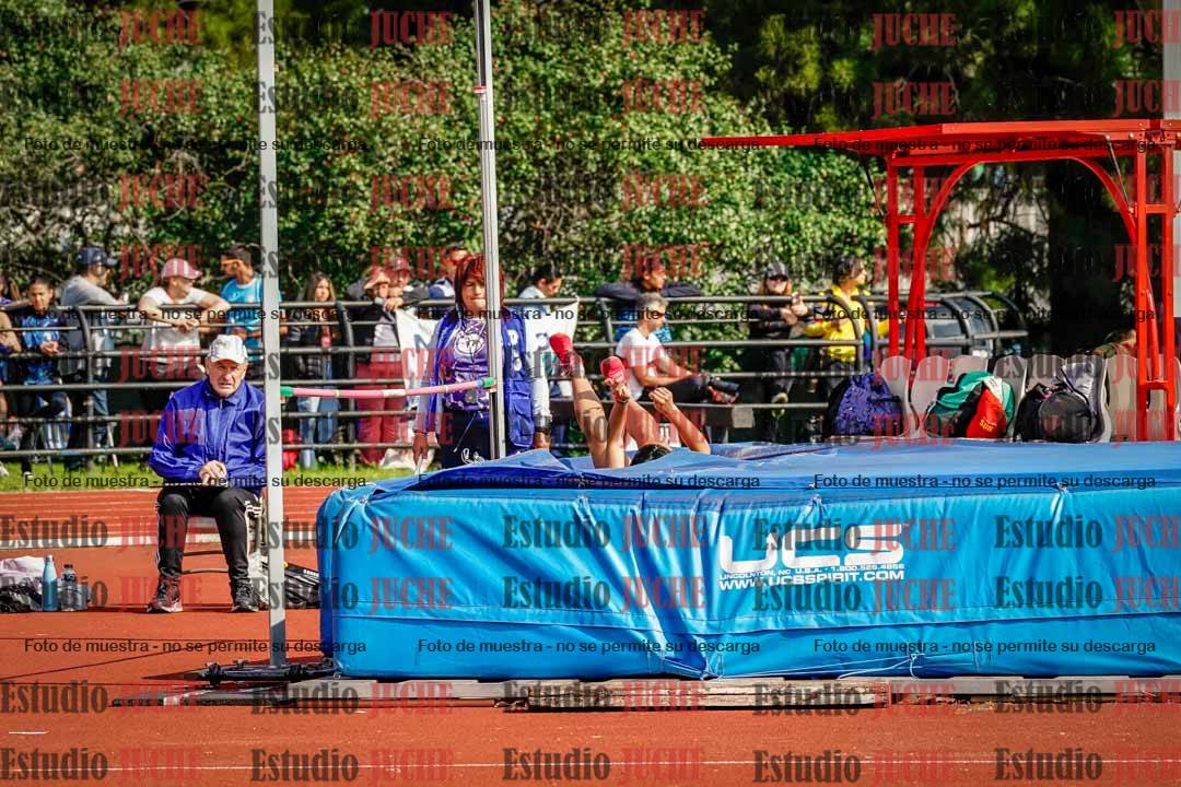 Fotos del salto en alto de mujeres - hexatlón 2