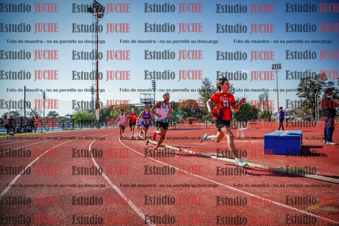 Fotos de los 600 m llanos de varones - U16