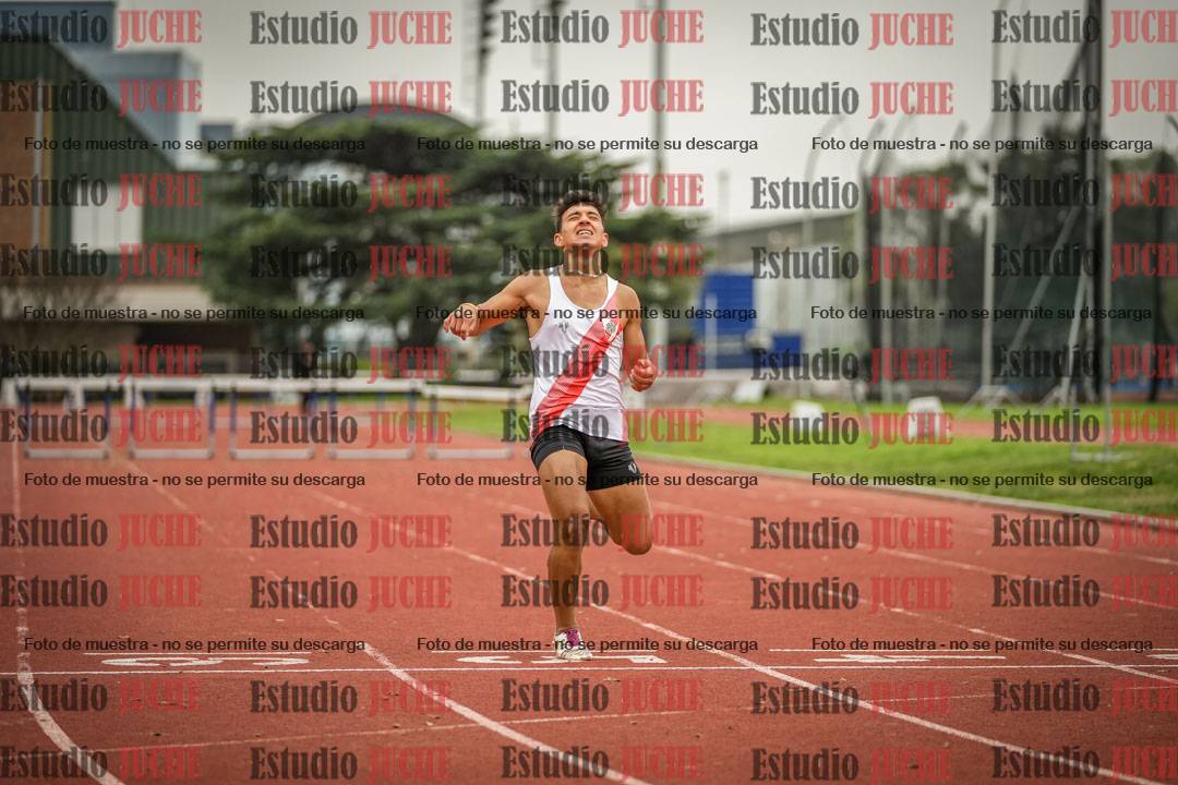 Fotos de los 400 m con vallas de varones