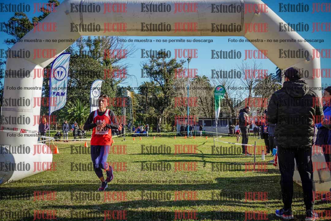 Fotos de la llegada del cross de 4000 m - mujeres