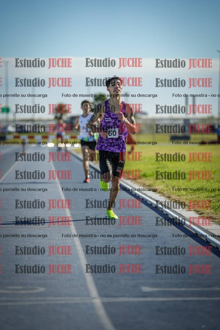 Fotos de los 3000 m con obstáculos de varones