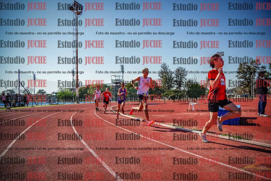 Fotos de los 600 m llanos de varones - U16