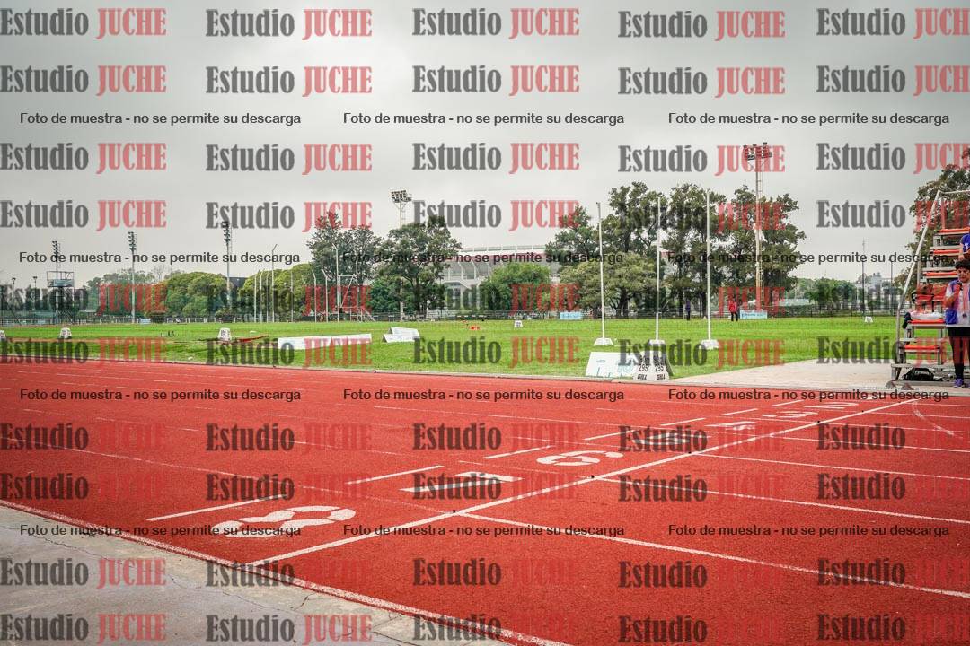 Fotos de los 400 m con vallas de varones