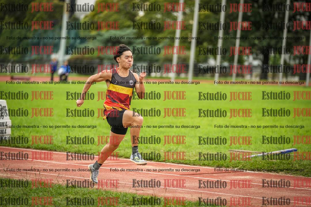 Fotos del salto en largo - varones mayores