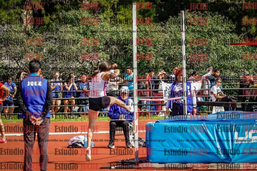 Fotos del salto en alto de mujeres - hexatlón 2
