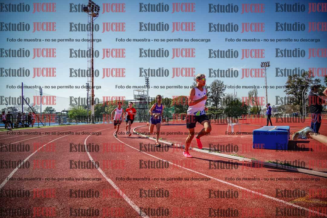 Fotos de los 600 m llanos de varones - U16