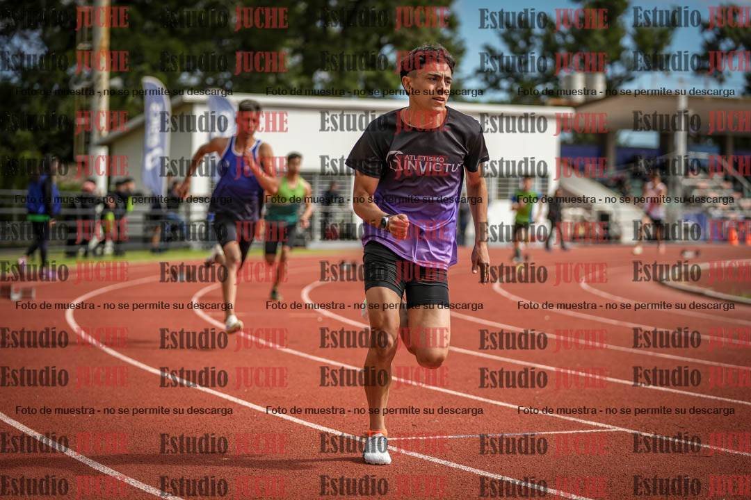 Fotos de los 400 m con vallas de varones