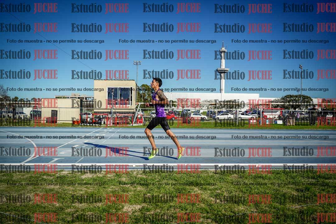 Fotos de los 3000 m con obstáculos de varones