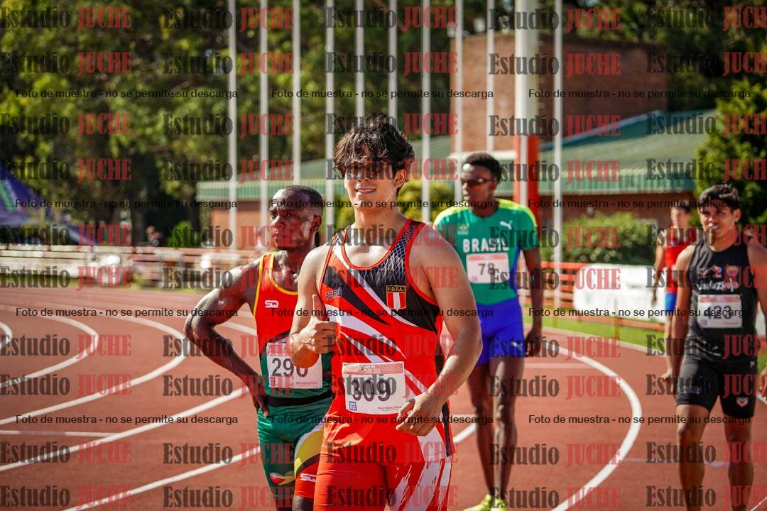 Fotos de algunos extras y podios del día 1