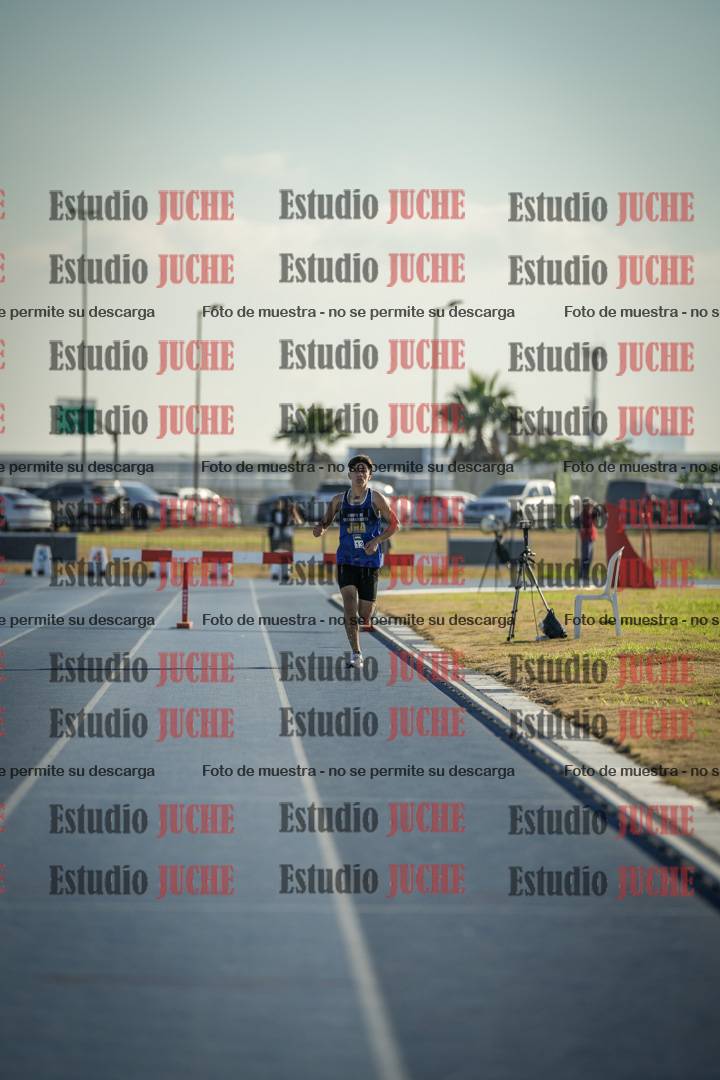Fotos de los 2000 m con obstáculos de varones