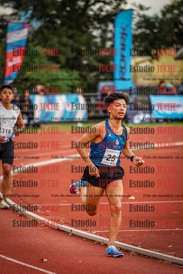 Fotos de los 2000 m con obstáculos de varones