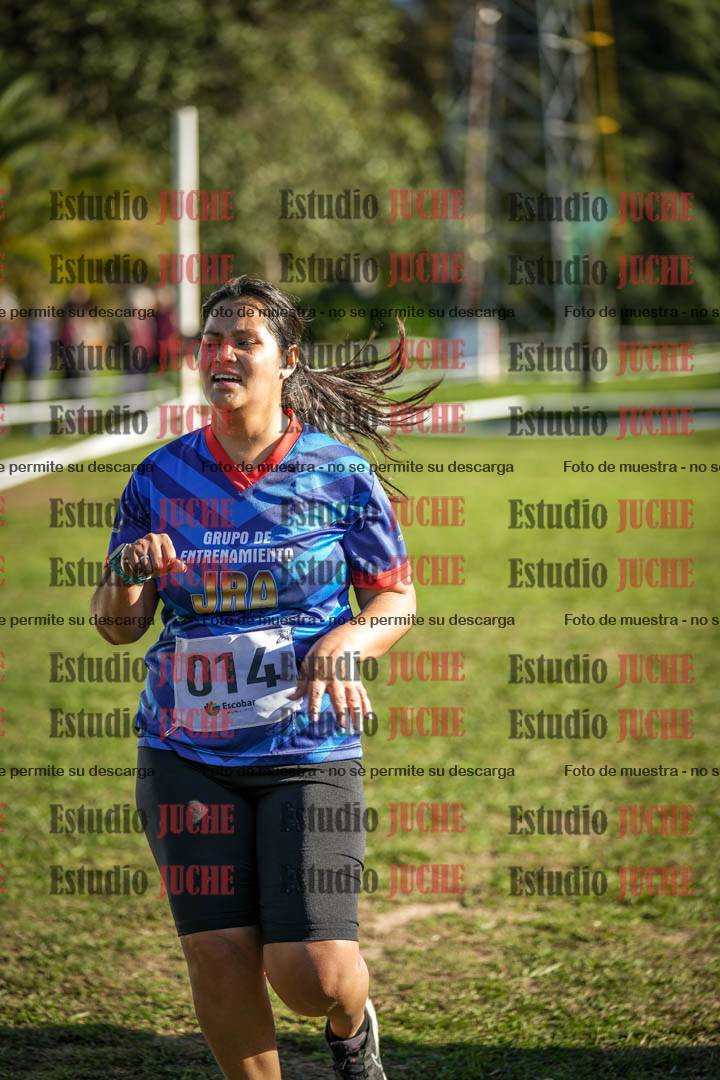 Fotos de la llegada del cross de 4000 m - mujeres