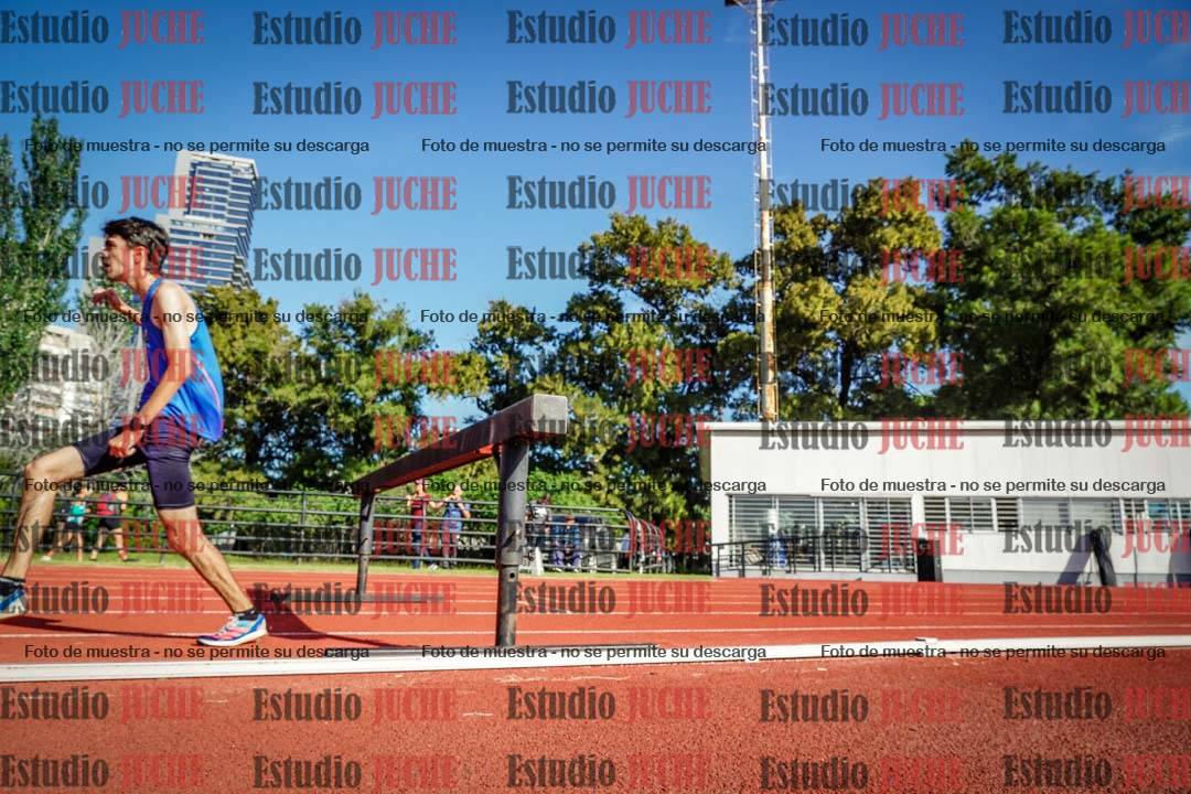 Fotos de los 3000 m con obstáculos de varones