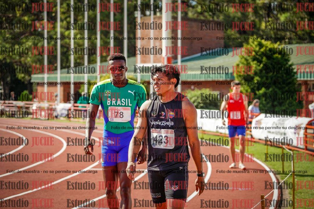 Fotos de algunos extras y podios del día 1