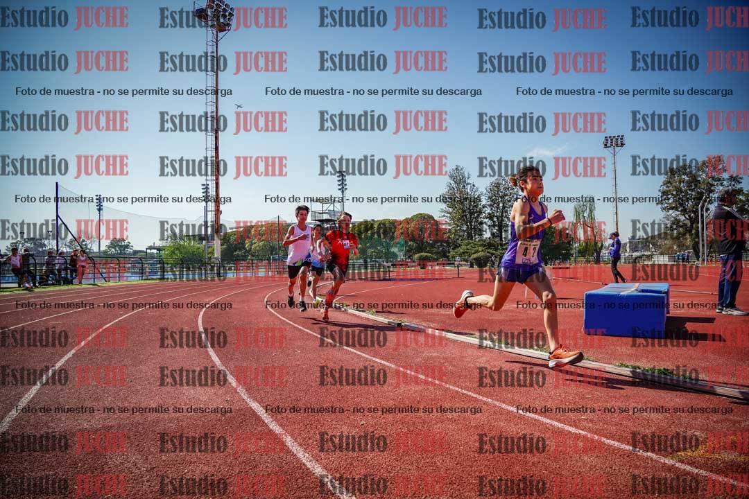 Fotos de los 600 m llanos de varones - U16