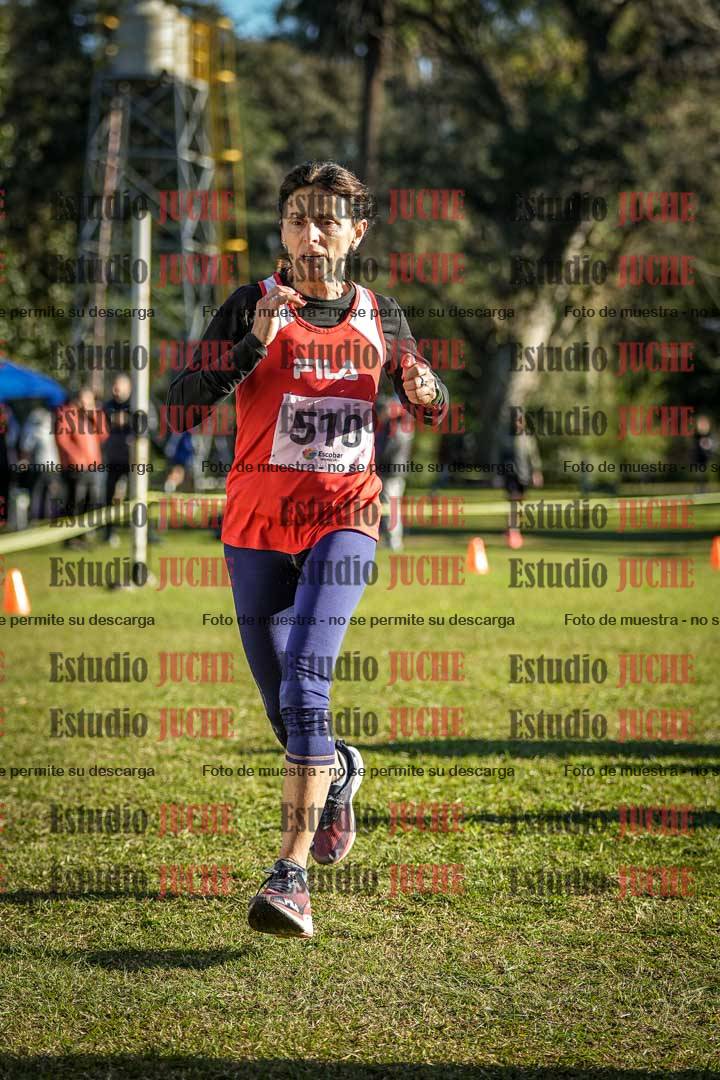 Fotos de la llegada del cross de 4000 m - mujeres