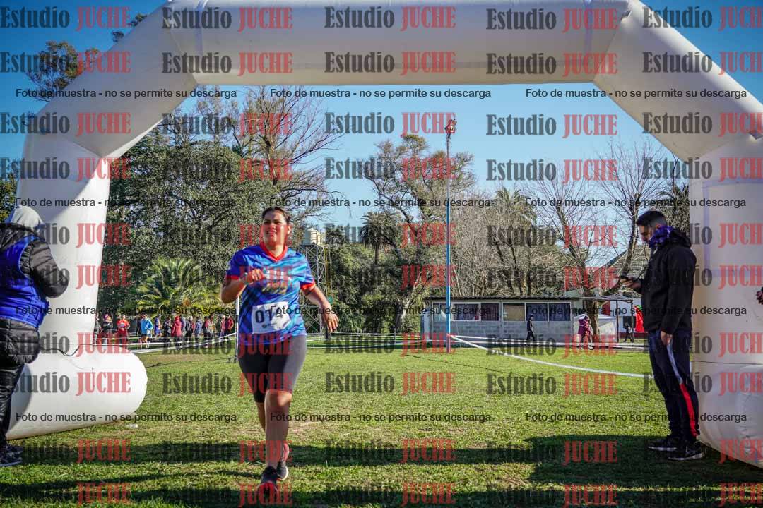 Fotos de la llegada del cross de 4000 m - mujeres