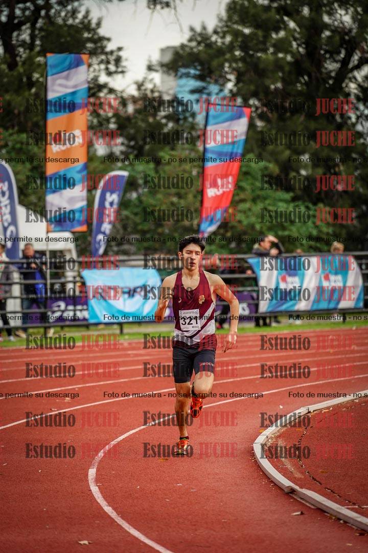 Fotos de los 2000 m con obstáculos de varones