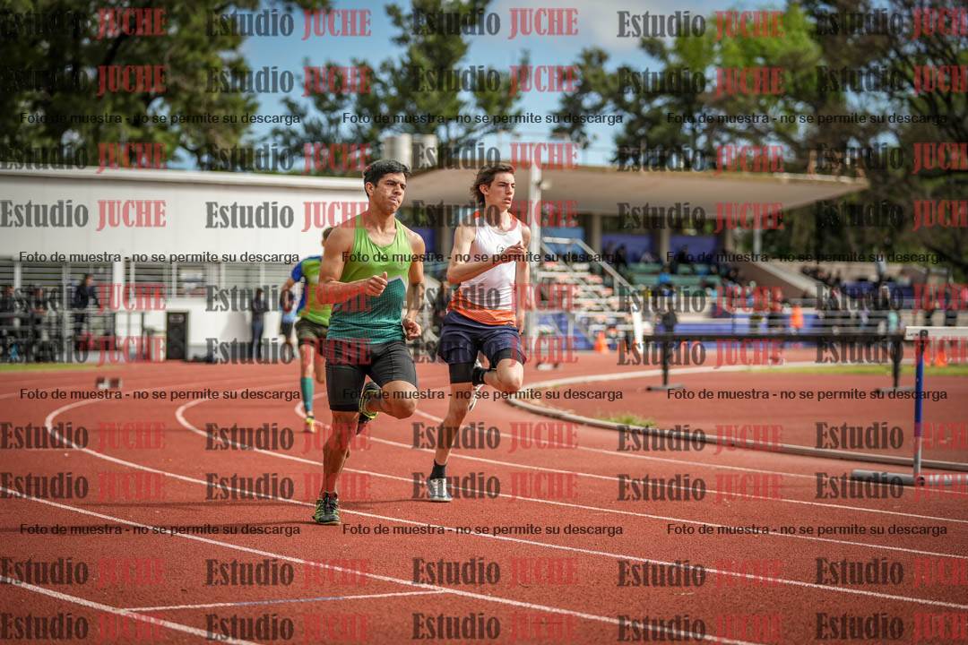 Fotos de los 400 m con vallas de varones