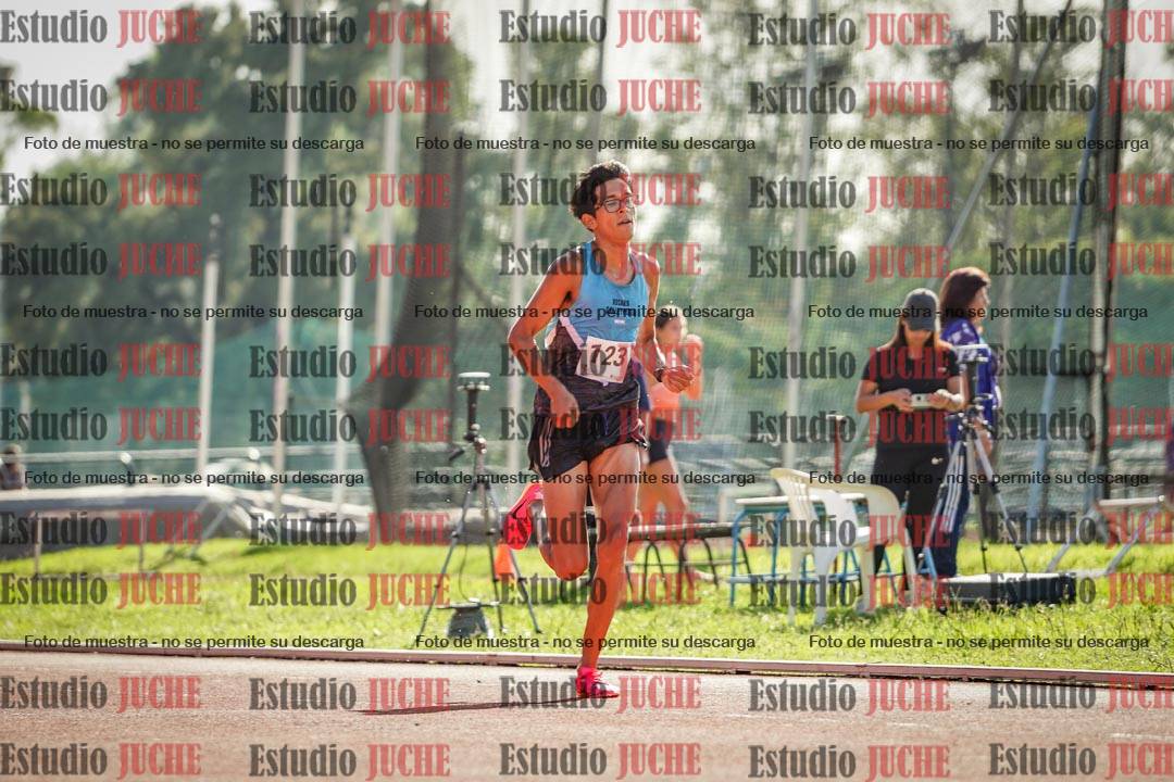 Fotos de los 3000 m con obstáculos de varones