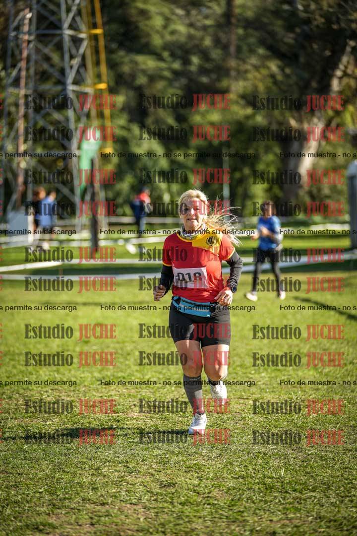 Fotos de la llegada del cross de 4000 m - mujeres