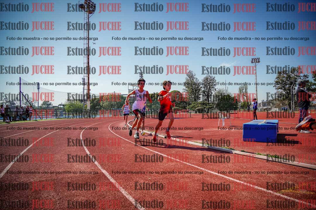 Fotos de los 600 m llanos de varones - U16