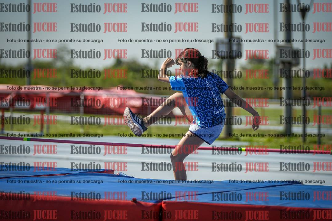 Fotos del salto en alto de mujeres - U12