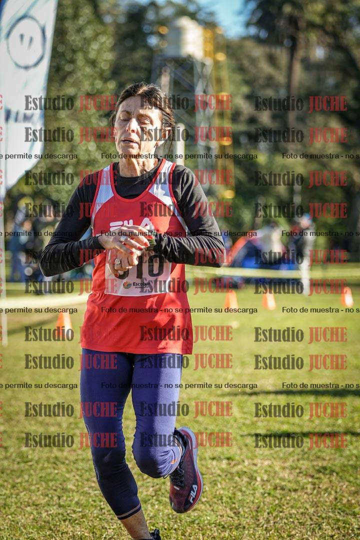 Fotos de la llegada del cross de 4000 m - mujeres
