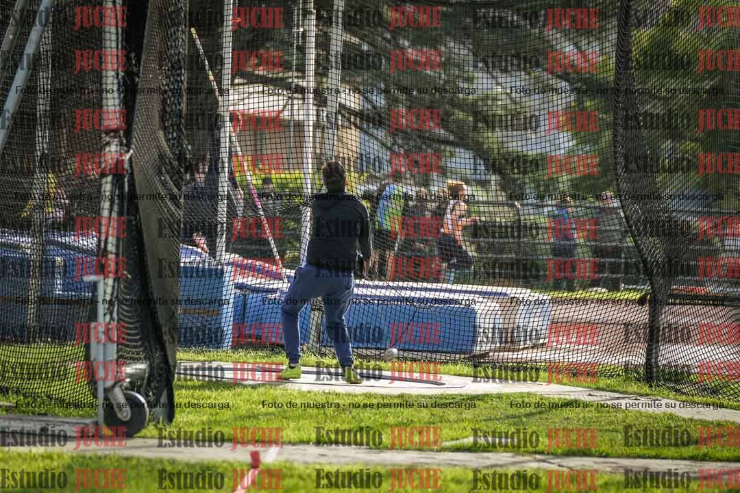 Fotos del lanzamiento de martillo de varones