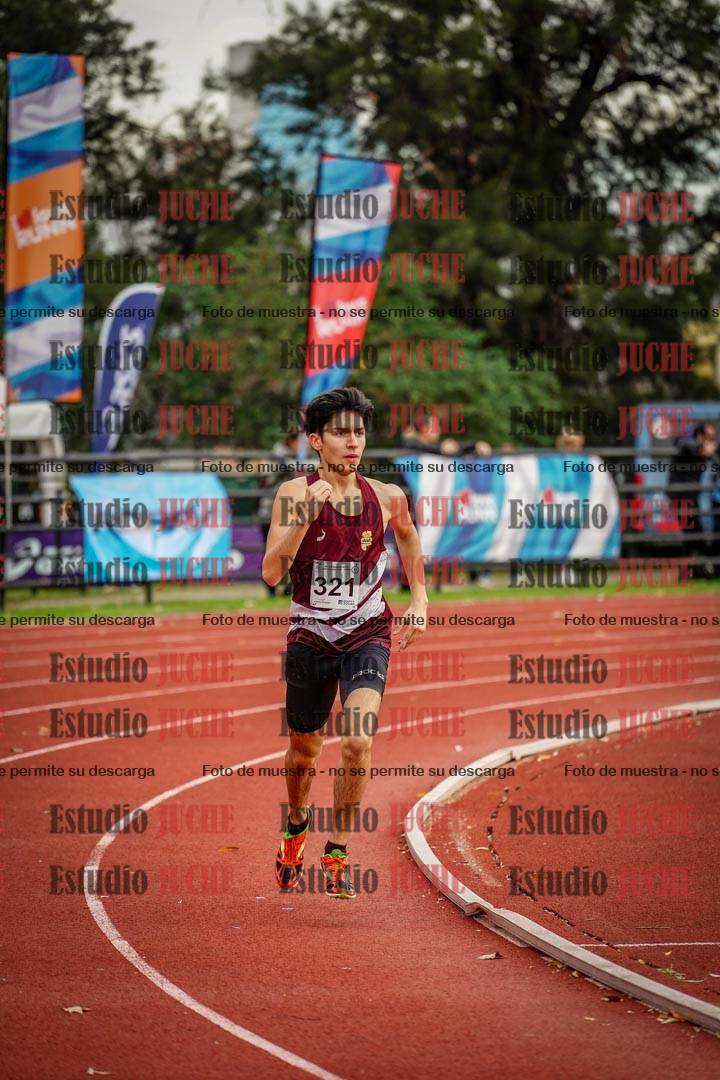Fotos de los 2000 m con obstáculos de varones