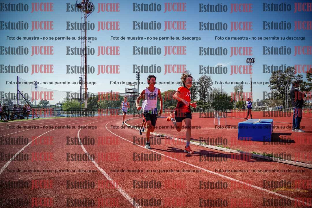 Fotos de los 600 m llanos de varones - U16